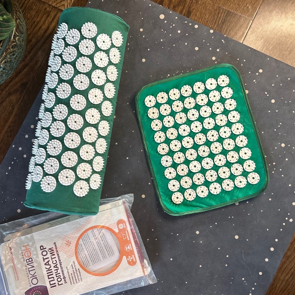 Acupressure Set with neck pillow and mat. Acupuncture alternative. Self care